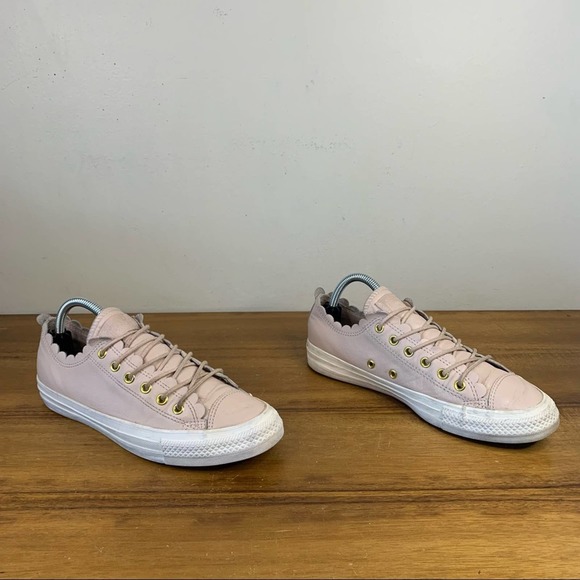 Converse Chuck Taylor All-Star Low Pink Scallop Leather Womens Sneaker Size 8 - Picture 7 of 9